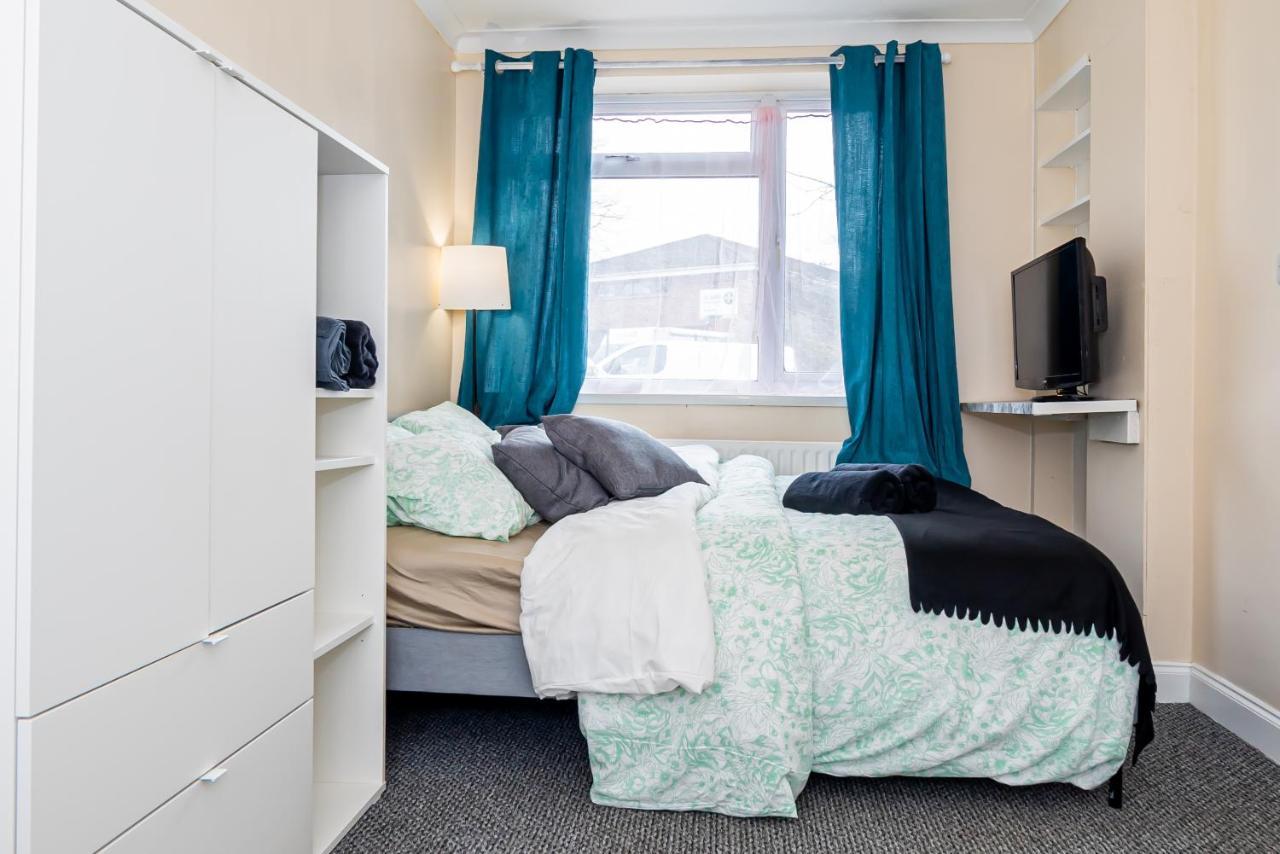 Shirley House 3, Guest House, Self Catering, Self Check In With Smart Locks, Use Of Fully Equipped Kitchen, Close To City Centre, Ideal For Longer Stays, Walking Distance To Bat, 20 Min Drive To Fawley Refinery, Excellent Transport Links Southampton Kültér fotó
