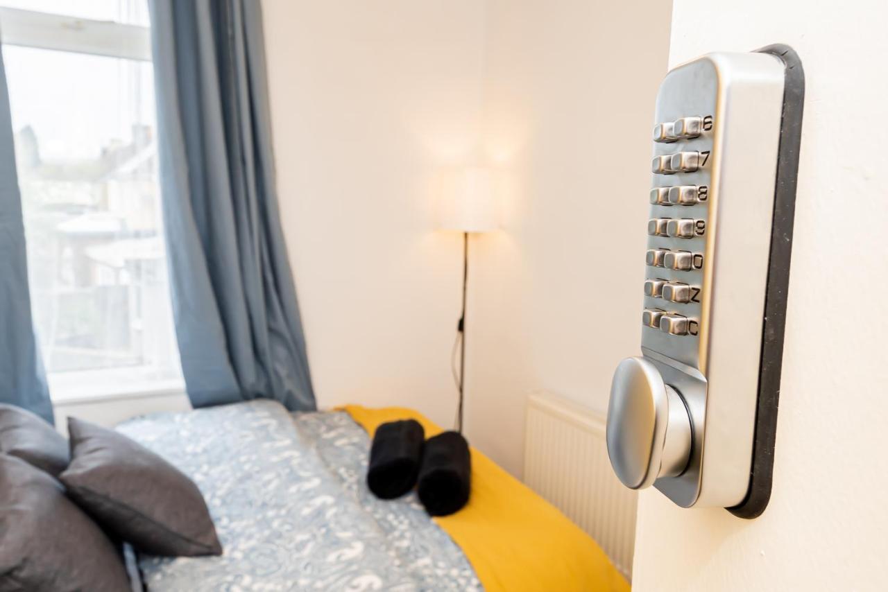 Shirley House 3, Guest House, Self Catering, Self Check In With Smart Locks, Use Of Fully Equipped Kitchen, Close To City Centre, Ideal For Longer Stays, Walking Distance To Bat, 20 Min Drive To Fawley Refinery, Excellent Transport Links Southampton Kültér fotó
