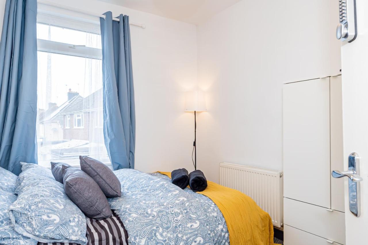 Shirley House 3, Guest House, Self Catering, Self Check In With Smart Locks, Use Of Fully Equipped Kitchen, Close To City Centre, Ideal For Longer Stays, Walking Distance To Bat, 20 Min Drive To Fawley Refinery, Excellent Transport Links Southampton Kültér fotó