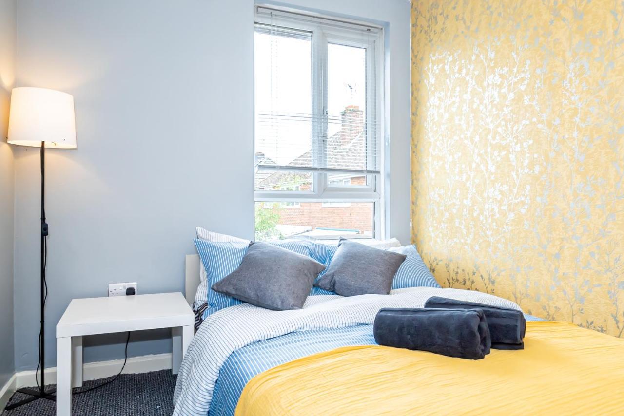 Shirley House 3, Guest House, Self Catering, Self Check In With Smart Locks, Use Of Fully Equipped Kitchen, Close To City Centre, Ideal For Longer Stays, Walking Distance To Bat, 20 Min Drive To Fawley Refinery, Excellent Transport Links Southampton Kültér fotó