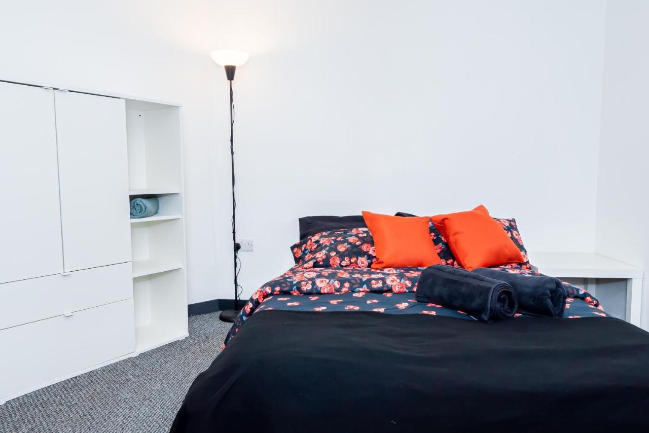 Shirley House 3, Guest House, Self Catering, Self Check In With Smart Locks, Use Of Fully Equipped Kitchen, Close To City Centre, Ideal For Longer Stays, Walking Distance To Bat, 20 Min Drive To Fawley Refinery, Excellent Transport Links Southampton Kültér fotó