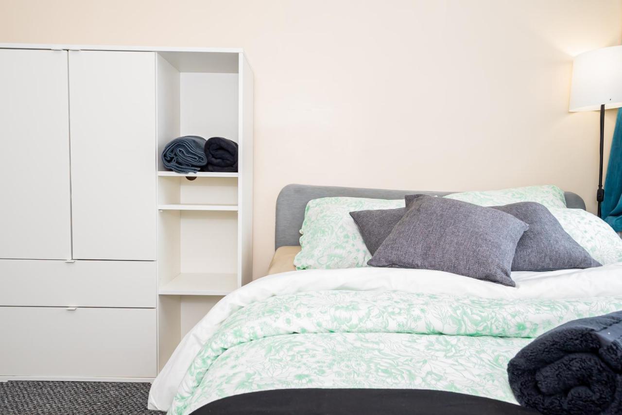 Shirley House 3, Guest House, Self Catering, Self Check In With Smart Locks, Use Of Fully Equipped Kitchen, Close To City Centre, Ideal For Longer Stays, Walking Distance To Bat, 20 Min Drive To Fawley Refinery, Excellent Transport Links Southampton Kültér fotó