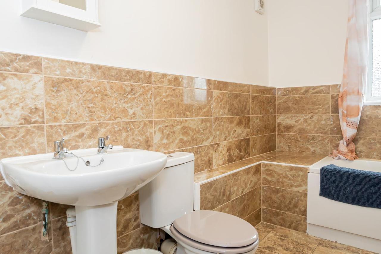 Shirley House 3, Guest House, Self Catering, Self Check In With Smart Locks, Use Of Fully Equipped Kitchen, Close To City Centre, Ideal For Longer Stays, Walking Distance To Bat, 20 Min Drive To Fawley Refinery, Excellent Transport Links Southampton Kültér fotó