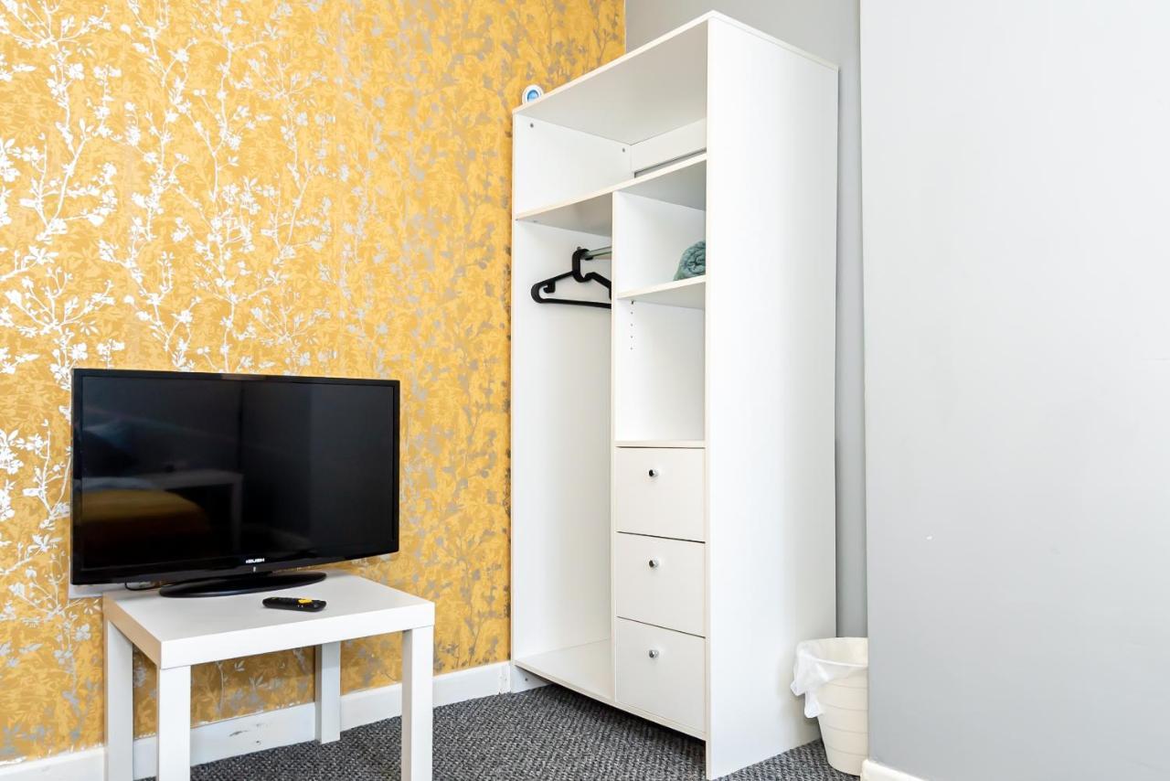Shirley House 3, Guest House, Self Catering, Self Check In With Smart Locks, Use Of Fully Equipped Kitchen, Close To City Centre, Ideal For Longer Stays, Walking Distance To Bat, 20 Min Drive To Fawley Refinery, Excellent Transport Links Southampton Kültér fotó