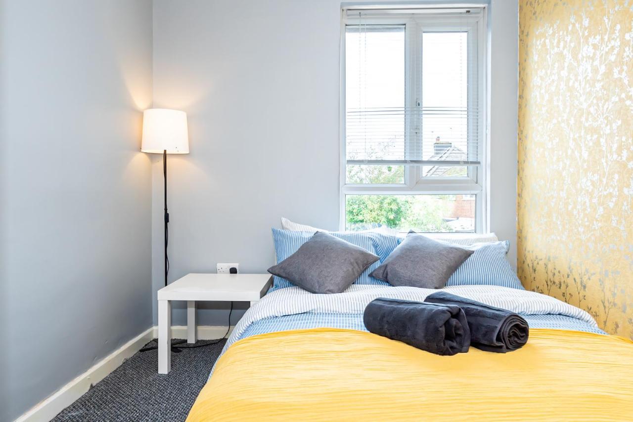 Shirley House 3, Guest House, Self Catering, Self Check In With Smart Locks, Use Of Fully Equipped Kitchen, Close To City Centre, Ideal For Longer Stays, Walking Distance To Bat, 20 Min Drive To Fawley Refinery, Excellent Transport Links Southampton Kültér fotó
