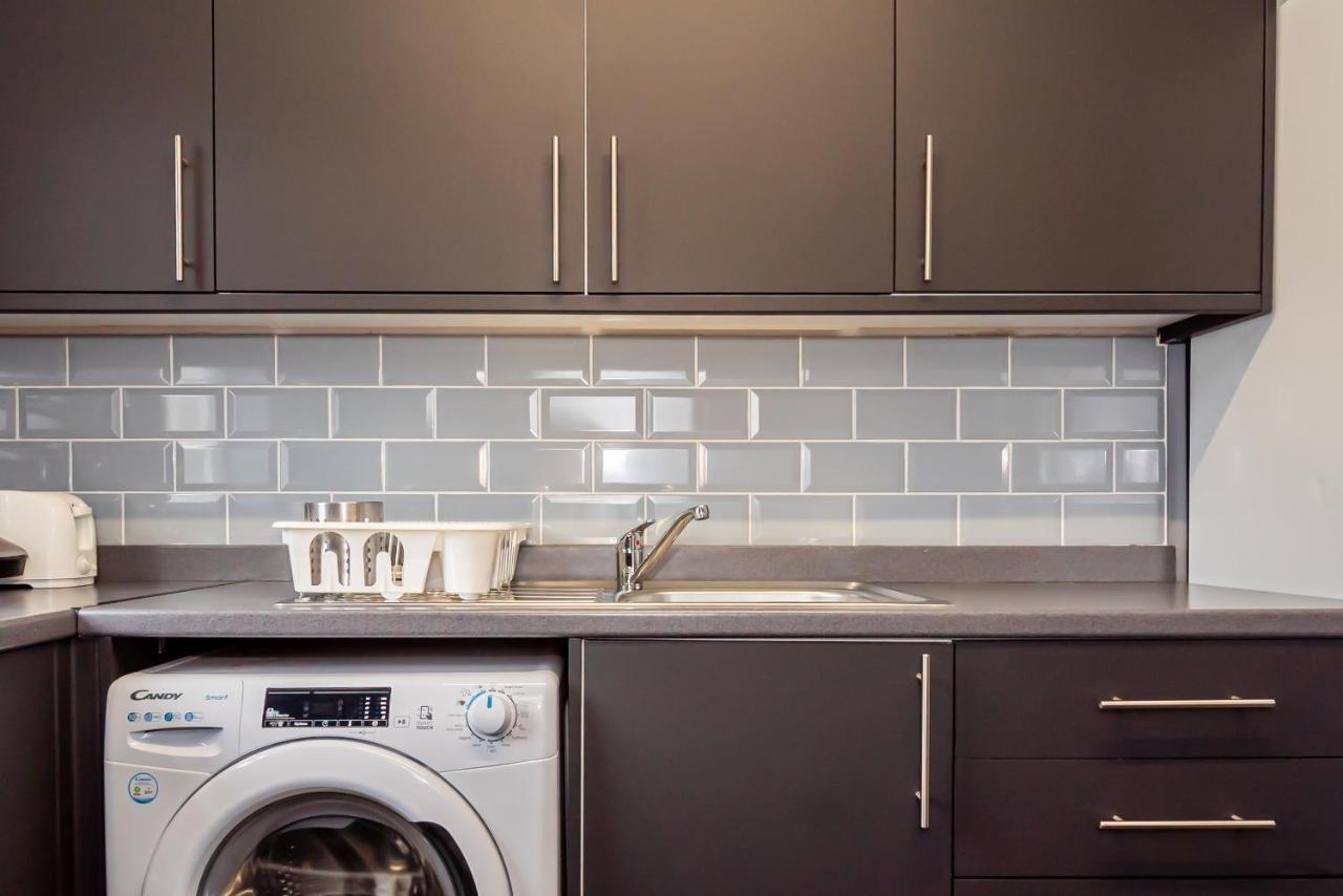 Shirley House 3, Guest House, Self Catering, Self Check In With Smart Locks, Use Of Fully Equipped Kitchen, Close To City Centre, Ideal For Longer Stays, Walking Distance To Bat, 20 Min Drive To Fawley Refinery, Excellent Transport Links Southampton Kültér fotó