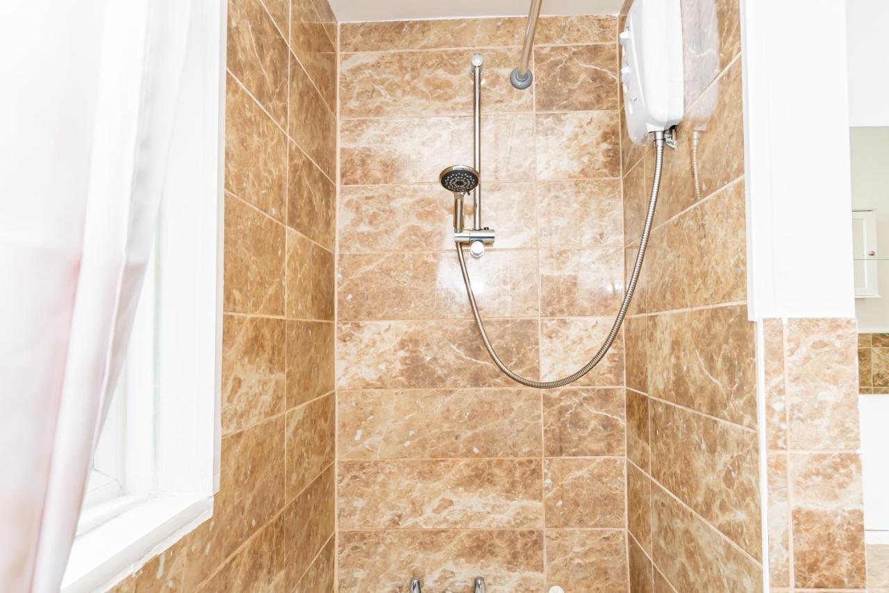Shirley House 3, Guest House, Self Catering, Self Check In With Smart Locks, Use Of Fully Equipped Kitchen, Close To City Centre, Ideal For Longer Stays, Walking Distance To Bat, 20 Min Drive To Fawley Refinery, Excellent Transport Links Southampton Kültér fotó