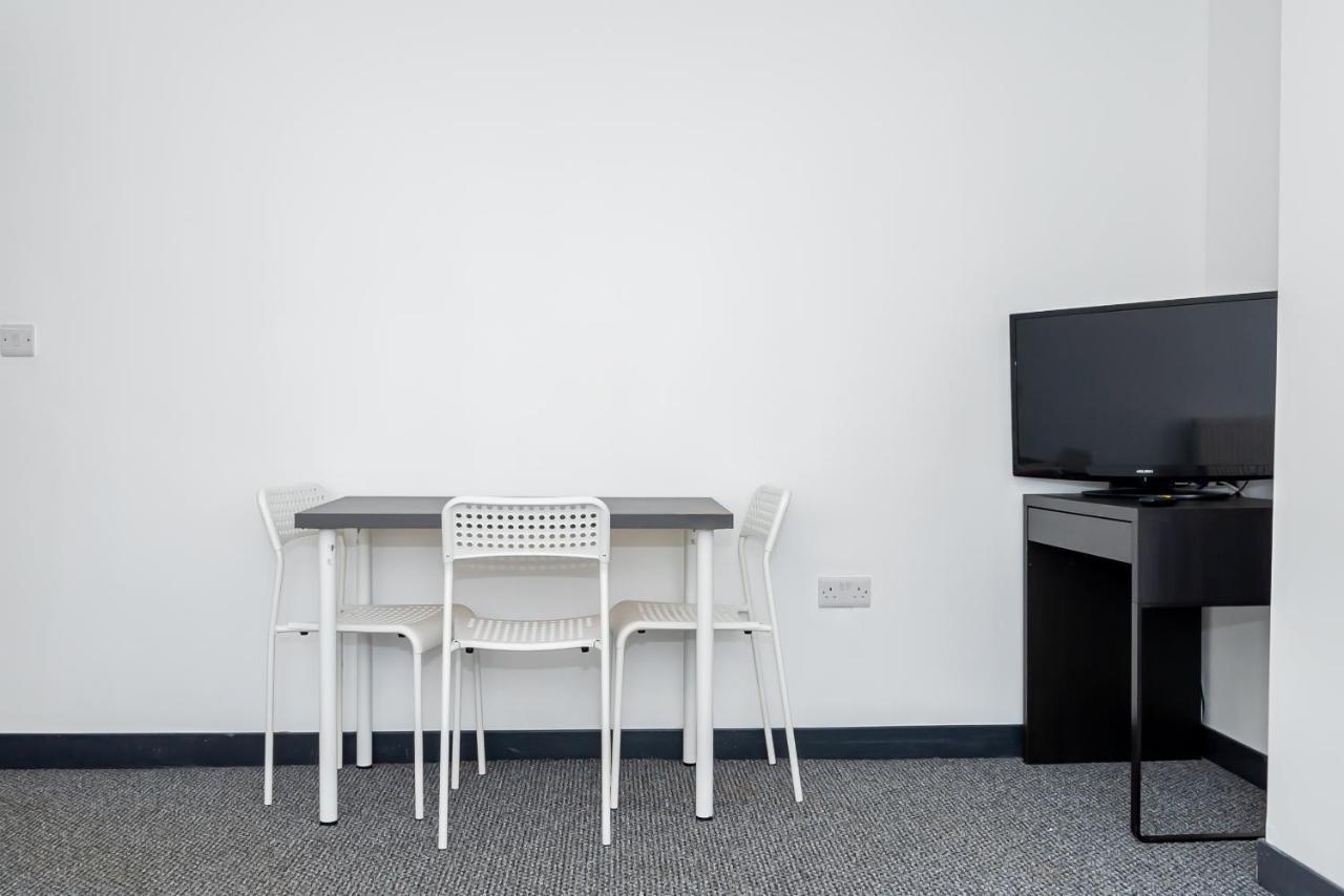 Shirley House 3, Guest House, Self Catering, Self Check In With Smart Locks, Use Of Fully Equipped Kitchen, Close To City Centre, Ideal For Longer Stays, Walking Distance To Bat, 20 Min Drive To Fawley Refinery, Excellent Transport Links Southampton Kültér fotó