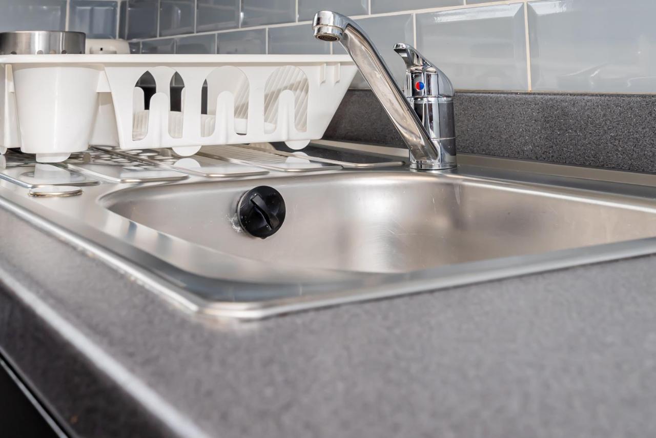 Shirley House 3, Guest House, Self Catering, Self Check In With Smart Locks, Use Of Fully Equipped Kitchen, Close To City Centre, Ideal For Longer Stays, Walking Distance To Bat, 20 Min Drive To Fawley Refinery, Excellent Transport Links Southampton Kültér fotó