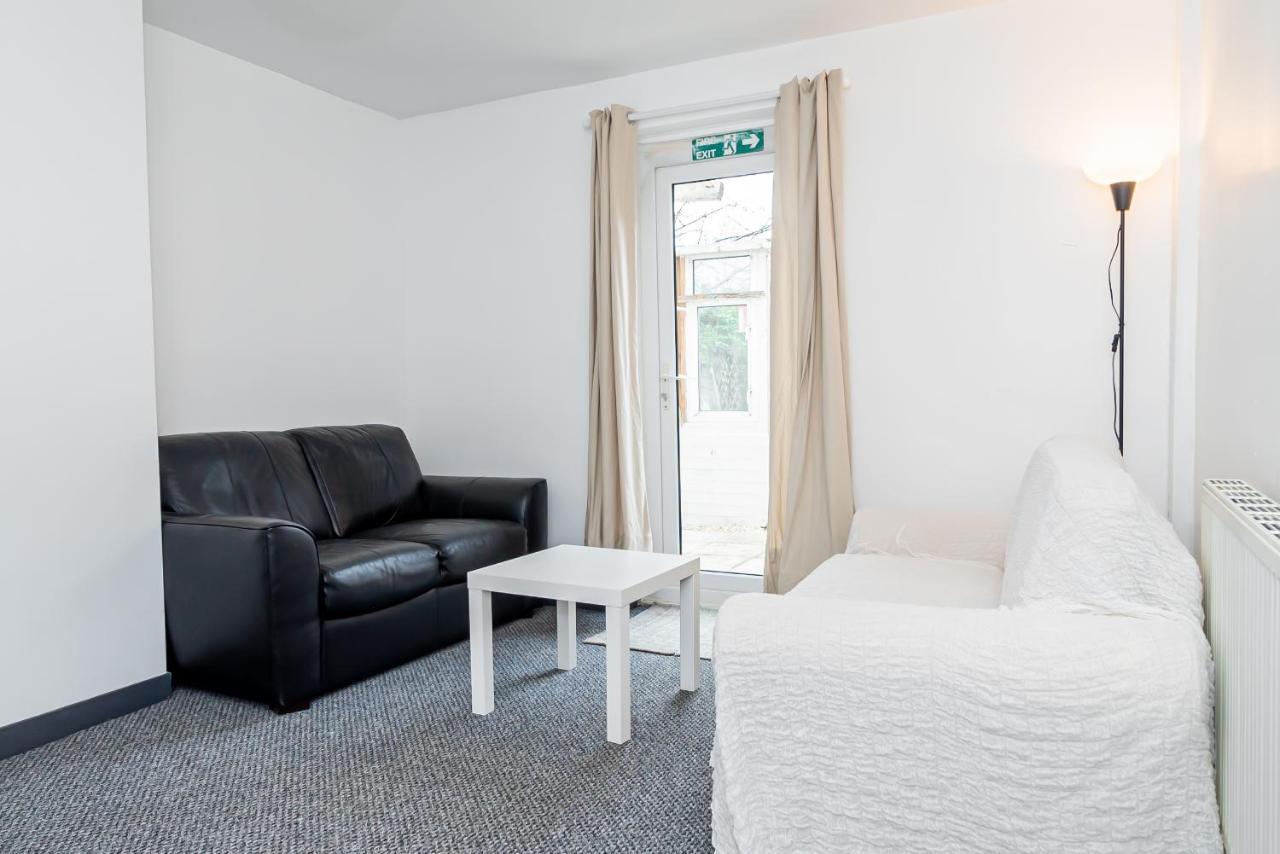 Shirley House 3, Guest House, Self Catering, Self Check In With Smart Locks, Use Of Fully Equipped Kitchen, Close To City Centre, Ideal For Longer Stays, Walking Distance To Bat, 20 Min Drive To Fawley Refinery, Excellent Transport Links Southampton Kültér fotó