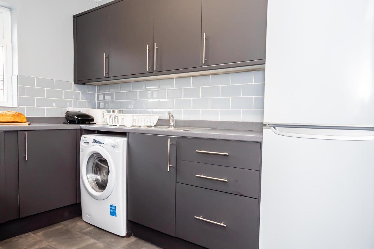 Shirley House 3, Guest House, Self Catering, Self Check In With Smart Locks, Use Of Fully Equipped Kitchen, Close To City Centre, Ideal For Longer Stays, Walking Distance To Bat, 20 Min Drive To Fawley Refinery, Excellent Transport Links Southampton Kültér fotó