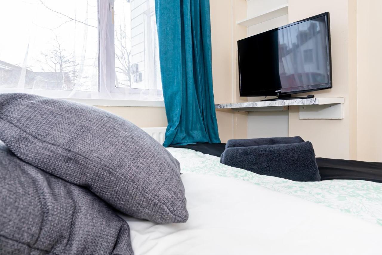 Shirley House 3, Guest House, Self Catering, Self Check In With Smart Locks, Use Of Fully Equipped Kitchen, Close To City Centre, Ideal For Longer Stays, Walking Distance To Bat, 20 Min Drive To Fawley Refinery, Excellent Transport Links Southampton Kültér fotó