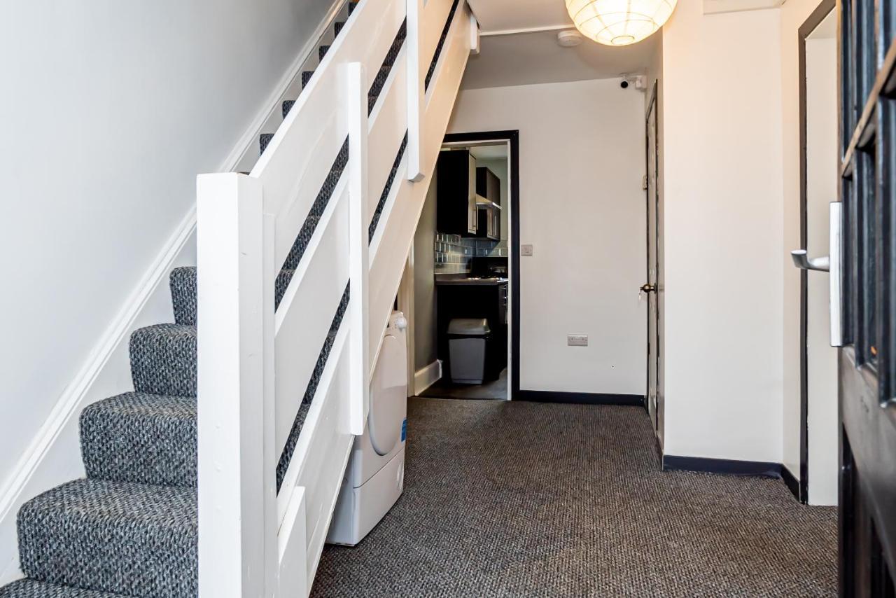 Shirley House 3, Guest House, Self Catering, Self Check In With Smart Locks, Use Of Fully Equipped Kitchen, Close To City Centre, Ideal For Longer Stays, Walking Distance To Bat, 20 Min Drive To Fawley Refinery, Excellent Transport Links Southampton Kültér fotó