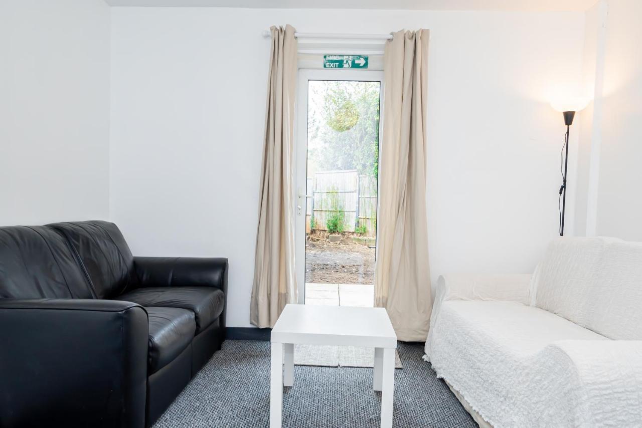Shirley House 3, Guest House, Self Catering, Self Check In With Smart Locks, Use Of Fully Equipped Kitchen, Close To City Centre, Ideal For Longer Stays, Walking Distance To Bat, 20 Min Drive To Fawley Refinery, Excellent Transport Links Southampton Kültér fotó
