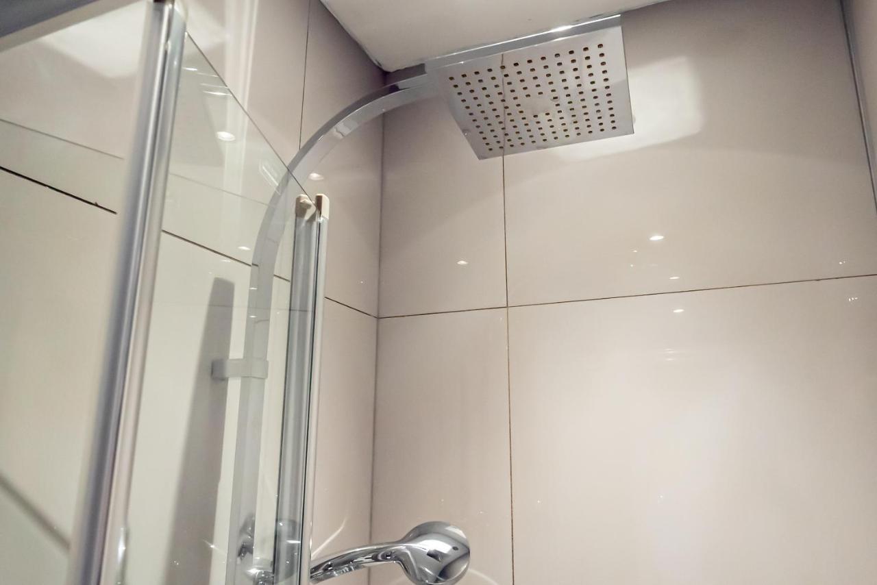 Shirley House 3, Guest House, Self Catering, Self Check In With Smart Locks, Use Of Fully Equipped Kitchen, Close To City Centre, Ideal For Longer Stays, Walking Distance To Bat, 20 Min Drive To Fawley Refinery, Excellent Transport Links Southampton Kültér fotó